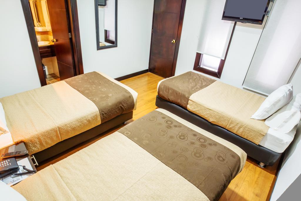 Aw Hotel Connect 33 Богота Екстериор снимка