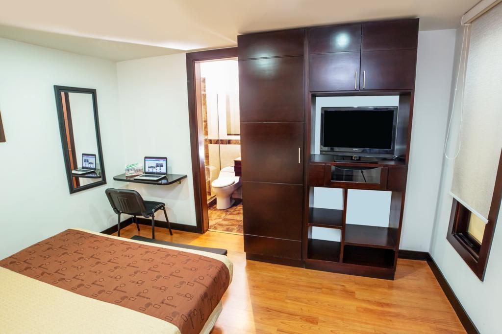 Aw Hotel Connect 33 Богота Екстериор снимка