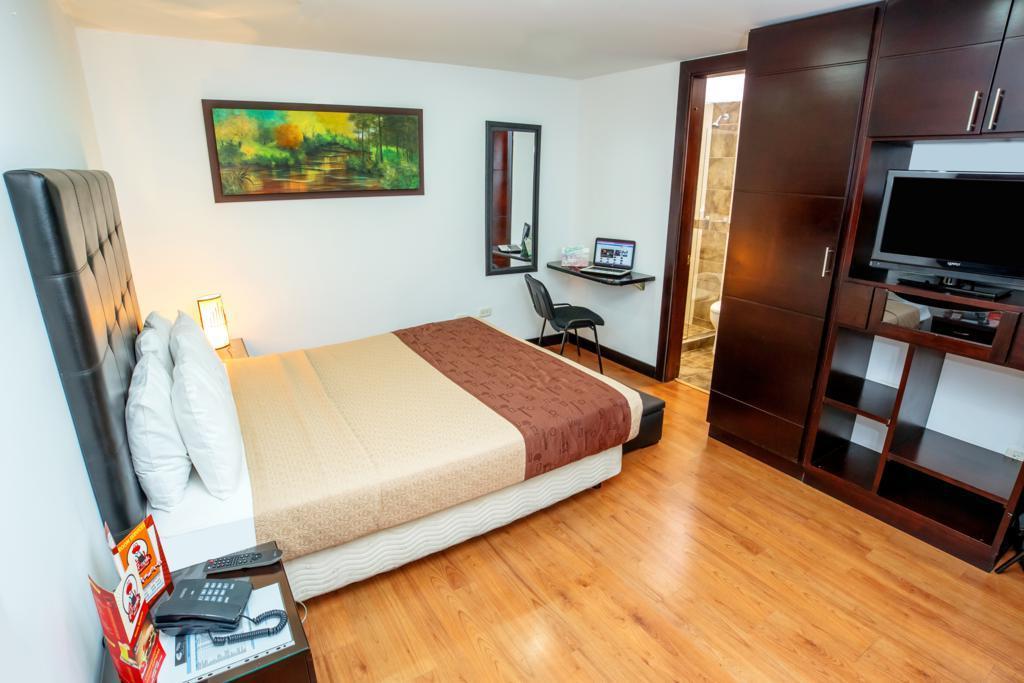 Aw Hotel Connect 33 Богота Екстериор снимка